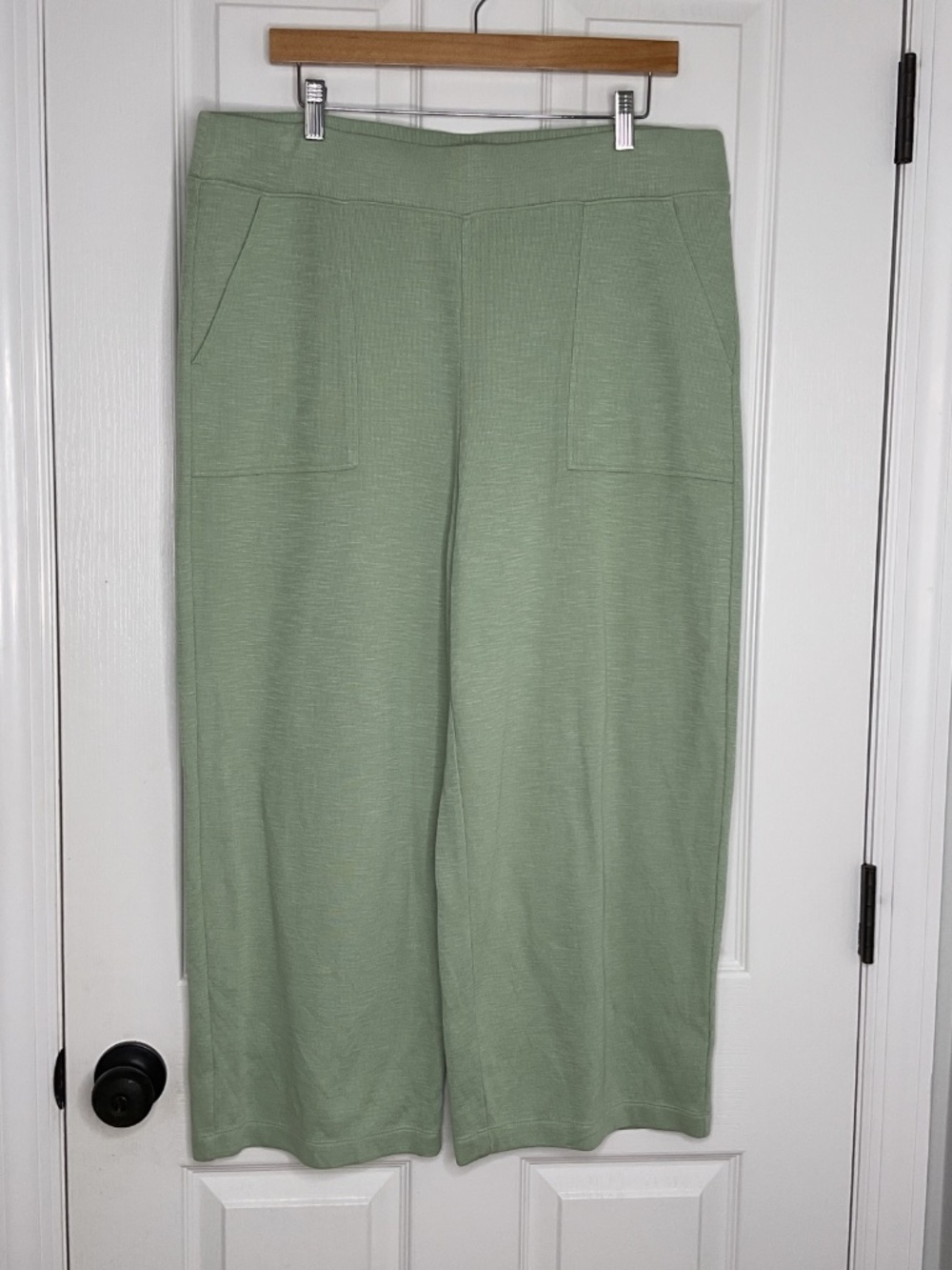 Chicos Zenergy Beach Slub Wide Leg Crop Pants Size 2 US L Womens Green Travel